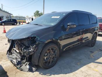  Salvage Chrysler Pacifica