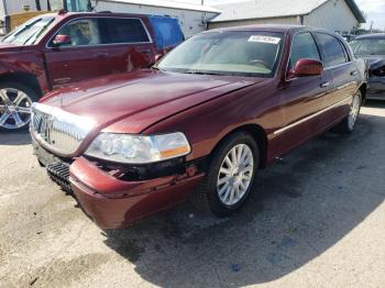  Salvage Lincoln Towncar