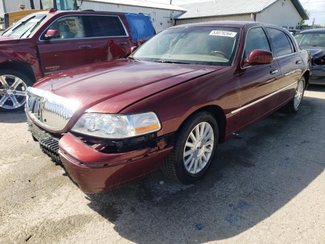  Salvage Lincoln Towncar