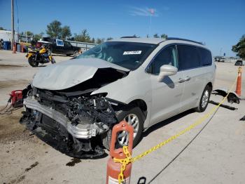  Salvage Chrysler Pacifica