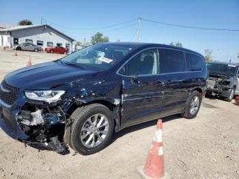  Salvage Chrysler Pacifica