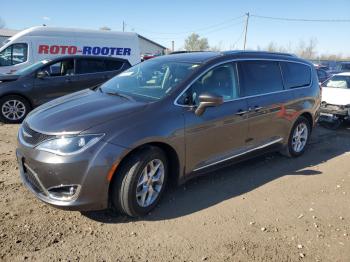  Salvage Chrysler Pacifica