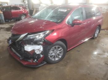  Salvage Toyota Sienna