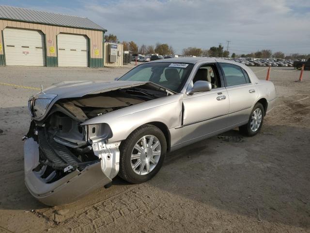  Salvage Lincoln Towncar