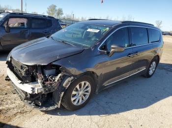  Salvage Chrysler Pacifica