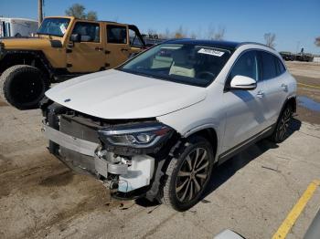  Salvage Mercedes-Benz GLA