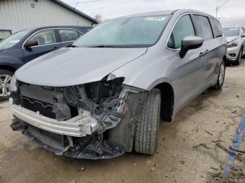  Salvage Chrysler Pacifica