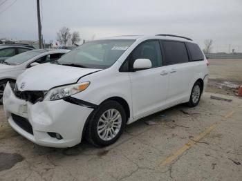  Salvage Toyota Sienna