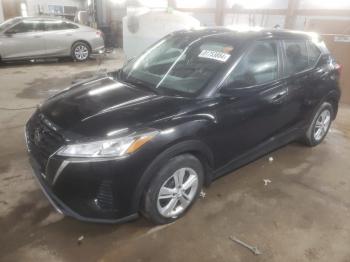  Salvage Nissan Kicks