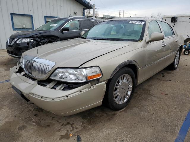  Salvage Lincoln Towncar