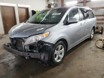  Salvage Toyota Sienna