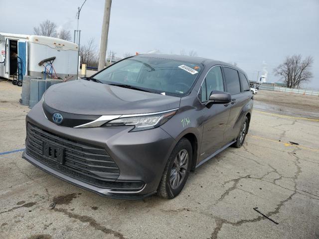  Salvage Toyota Sienna