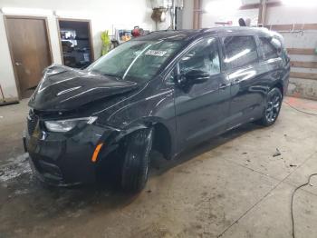  Salvage Chrysler Pacifica