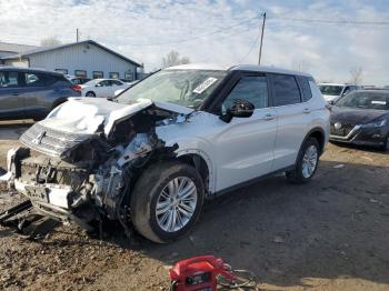  Salvage Mitsubishi Outlander