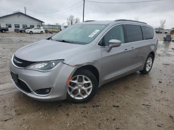  Salvage Chrysler Pacifica