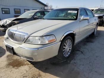  Salvage Lincoln Towncar