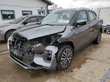  Salvage Nissan Kicks