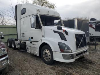  Salvage Volvo Vn