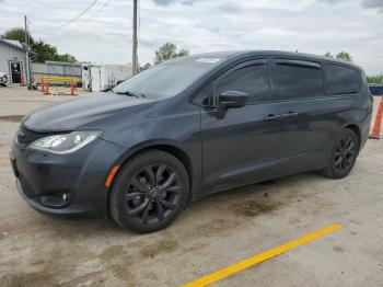  Salvage Chrysler Pacifica