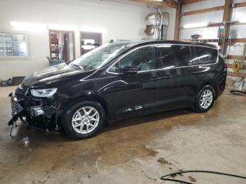  Salvage Chrysler Pacifica