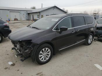  Salvage Chrysler Pacifica