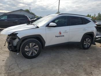  Salvage Hyundai TUCSON