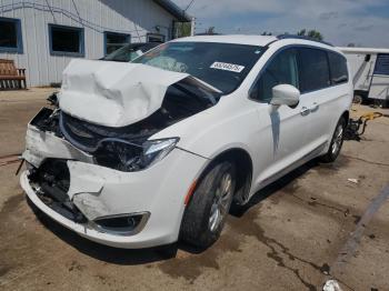  Salvage Chrysler Pacifica