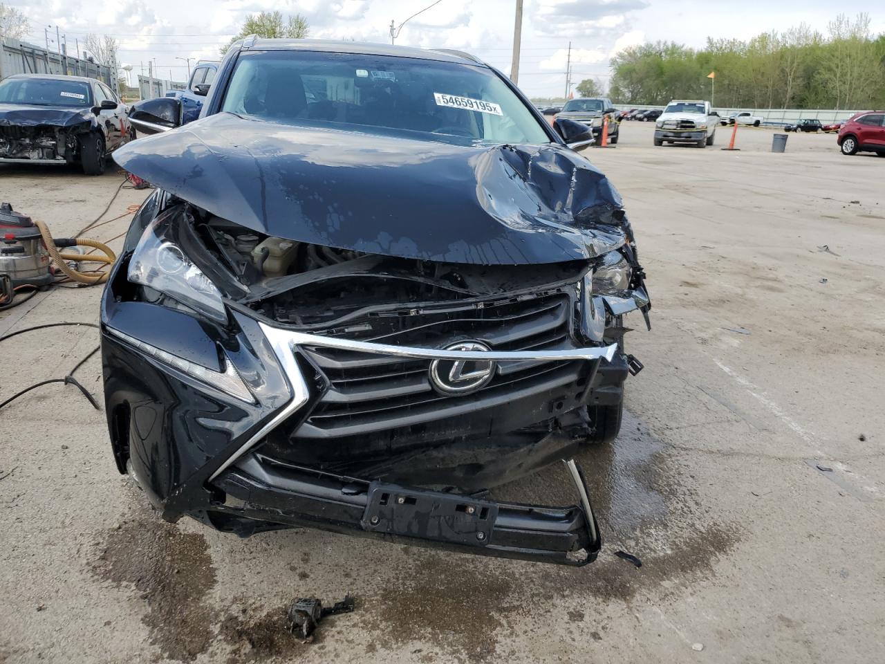 Lexus NX 200t Image 2