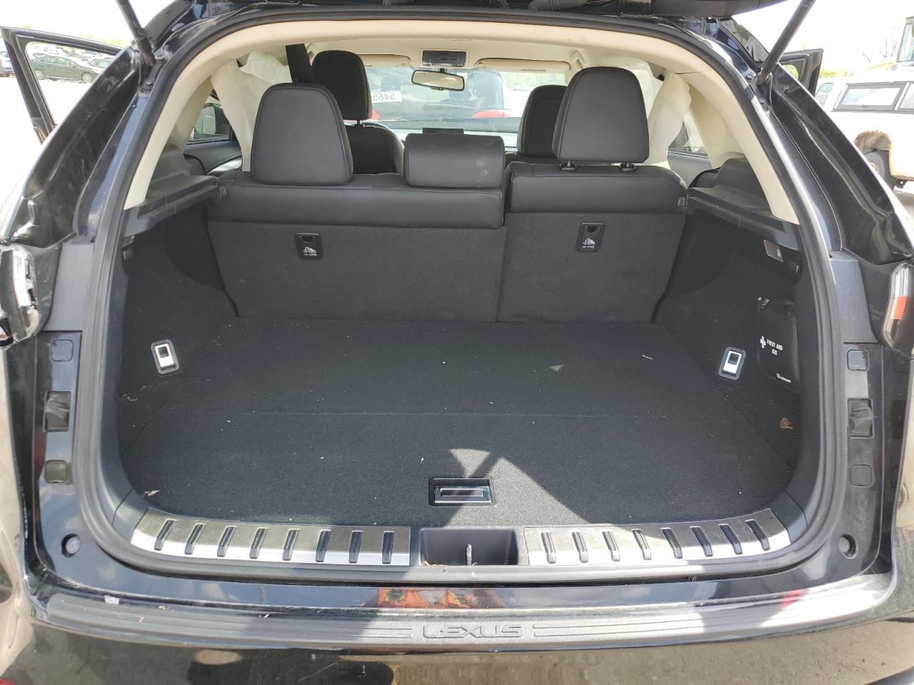 Lexus NX 200t Image 8