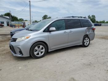  Salvage Toyota Sienna