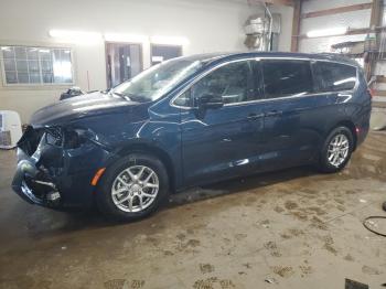  Salvage Chrysler Pacifica
