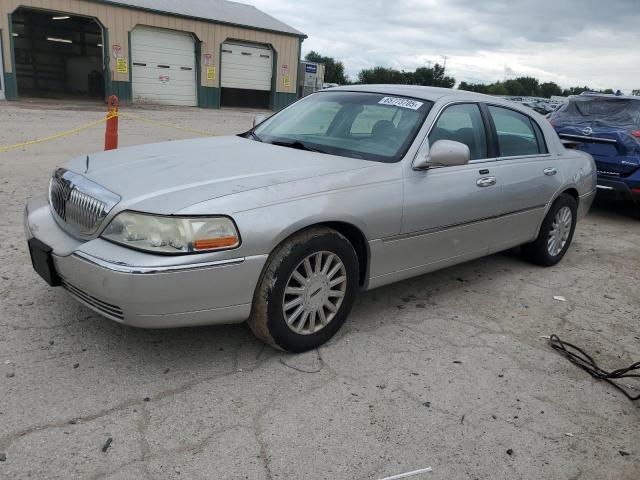 Salvage Lincoln Towncar