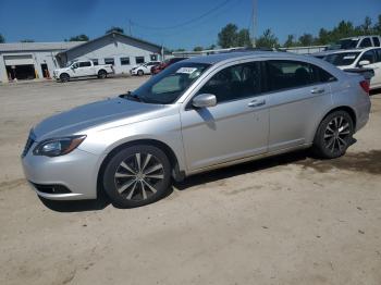  Salvage Chrysler 200