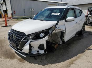  Salvage Nissan Kicks