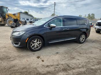  Salvage Chrysler Pacifica