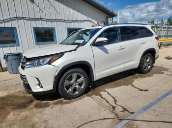  Salvage Toyota Highlander