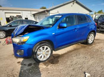  Salvage Mitsubishi Outlander
