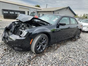  Salvage Chrysler 300