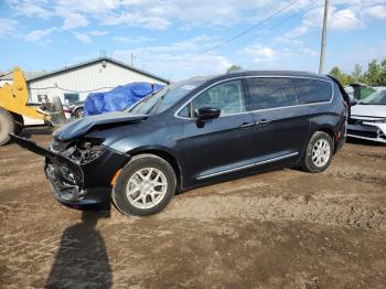  Salvage Chrysler Pacifica