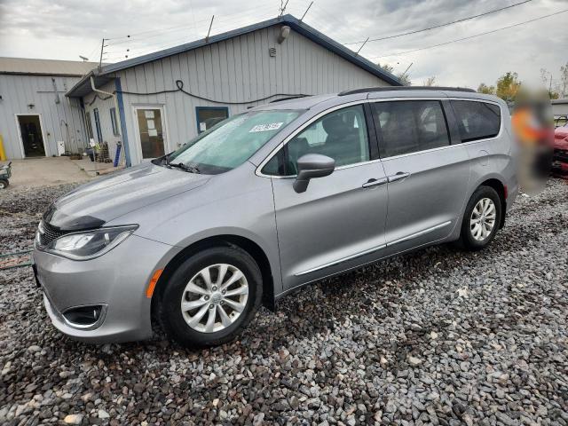  Salvage Chrysler Pacifica