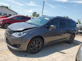  Salvage Chrysler Pacifica