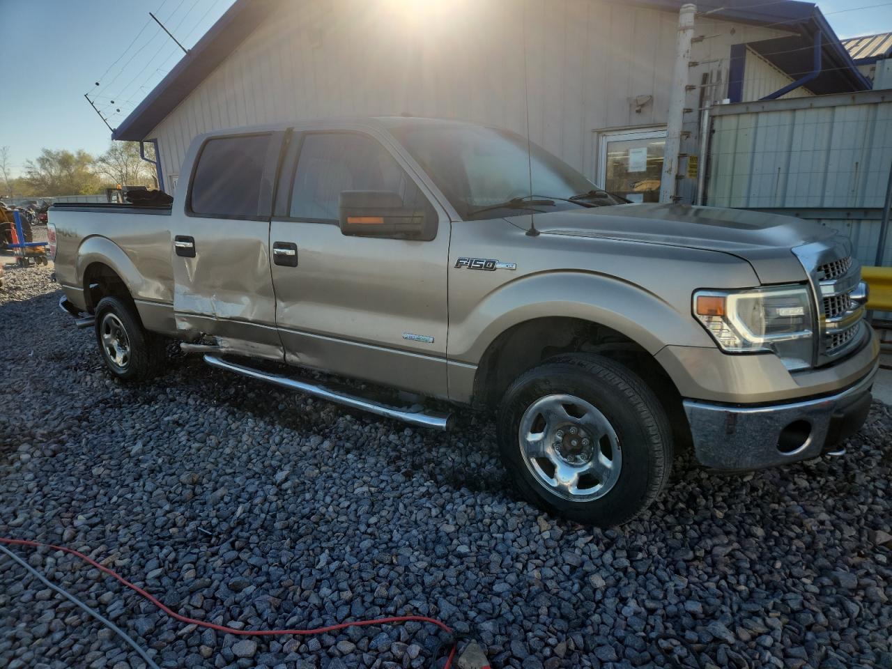 Ford F-150 Supercrew Image 4