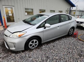  Salvage Toyota Prius
