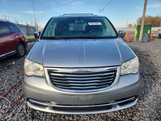 Chrysler Minivan Touring L Image 6