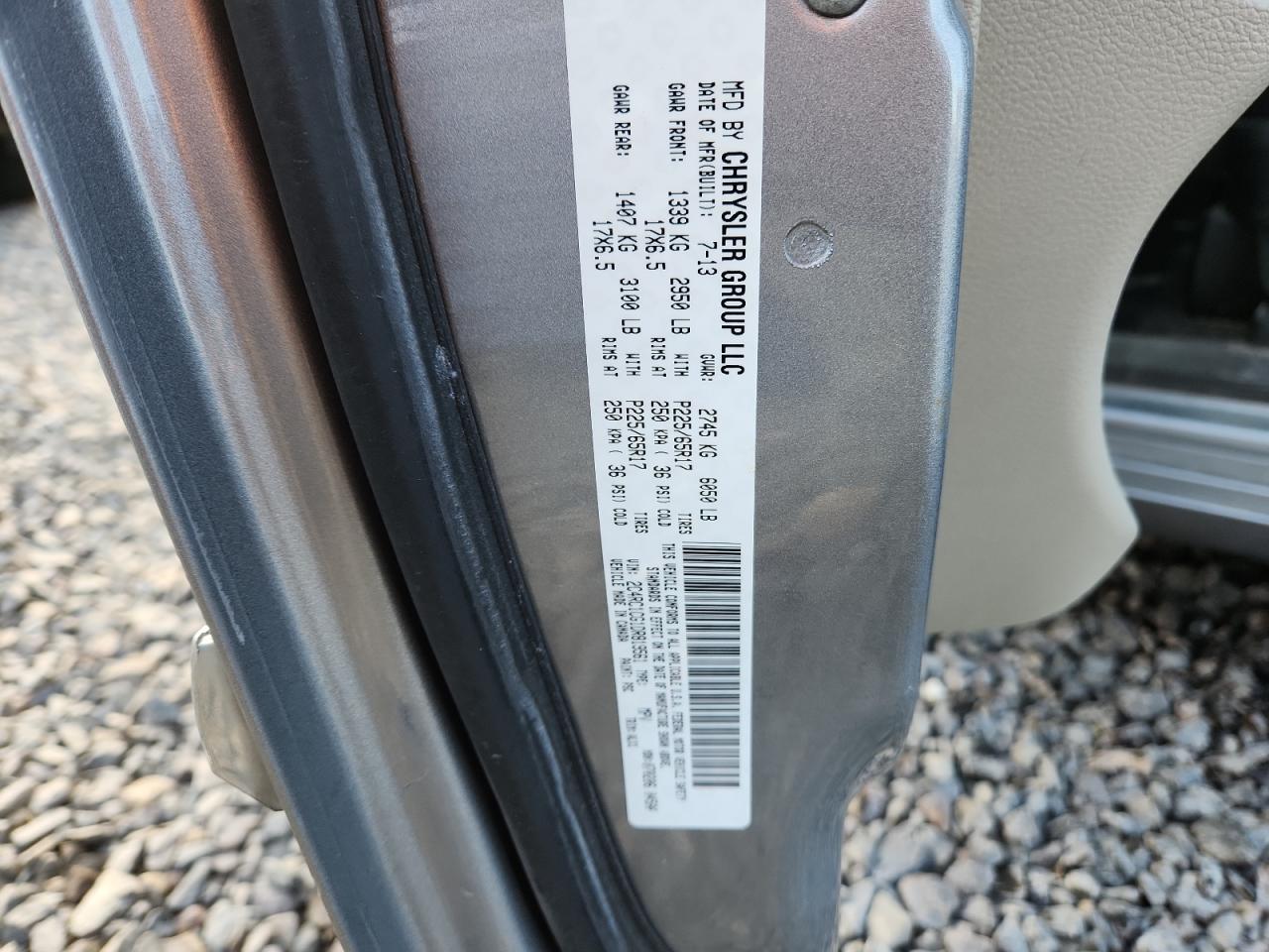 Chrysler Minivan Touring L Image 2