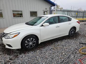  Salvage Nissan Altima