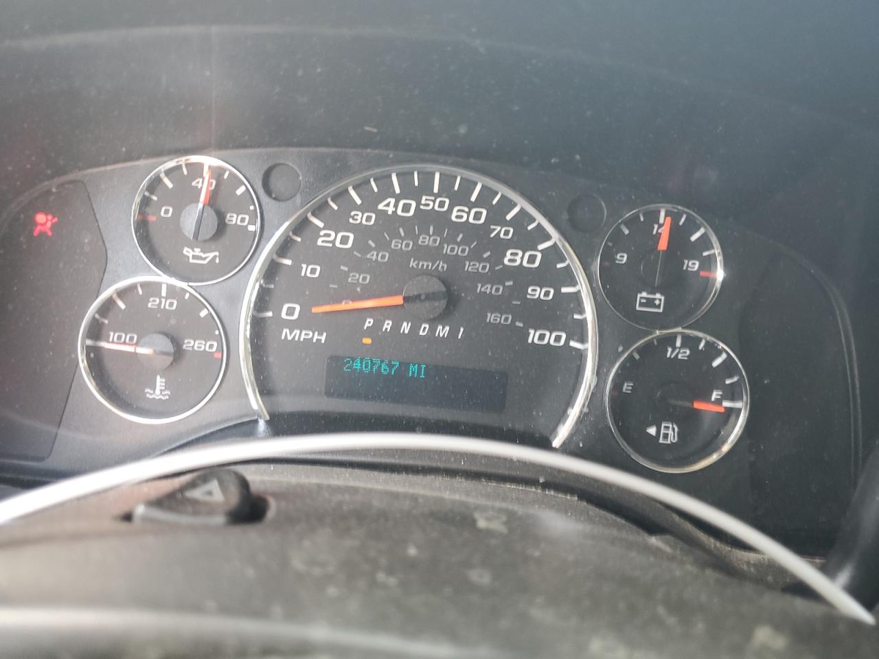 GMC Savana G2500 Image 9