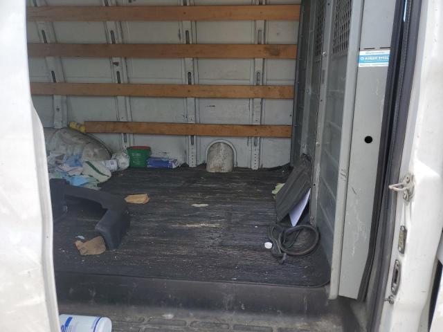 GMC Savana G2500 Image 12