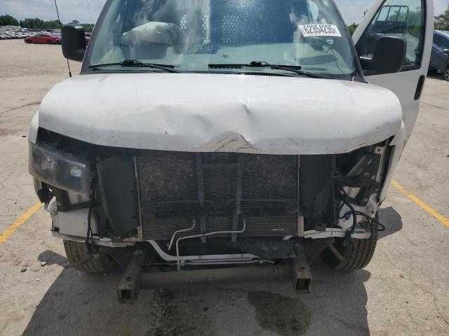 GMC Savana G2500 Image 11