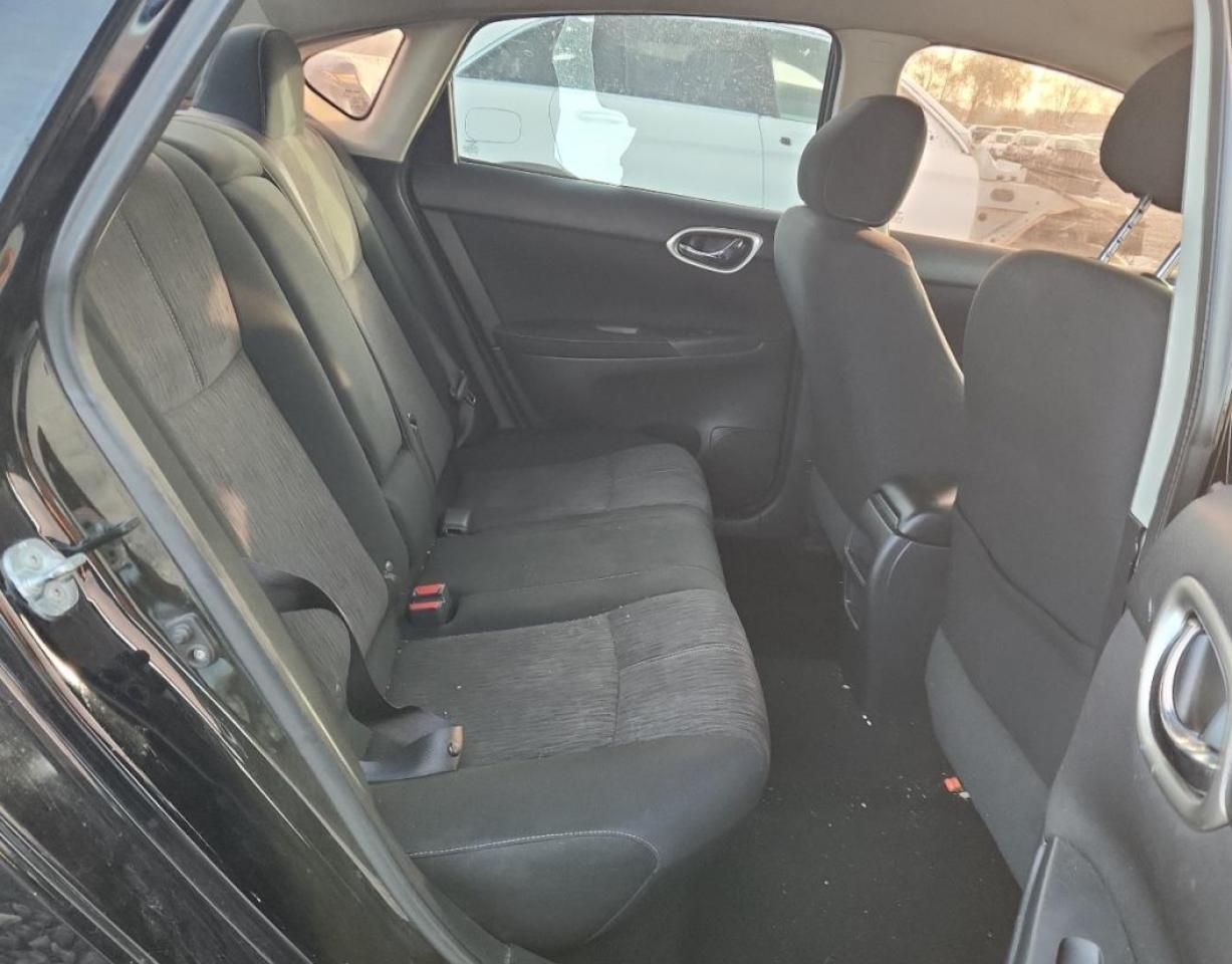 Nissan Sentra S Image 9